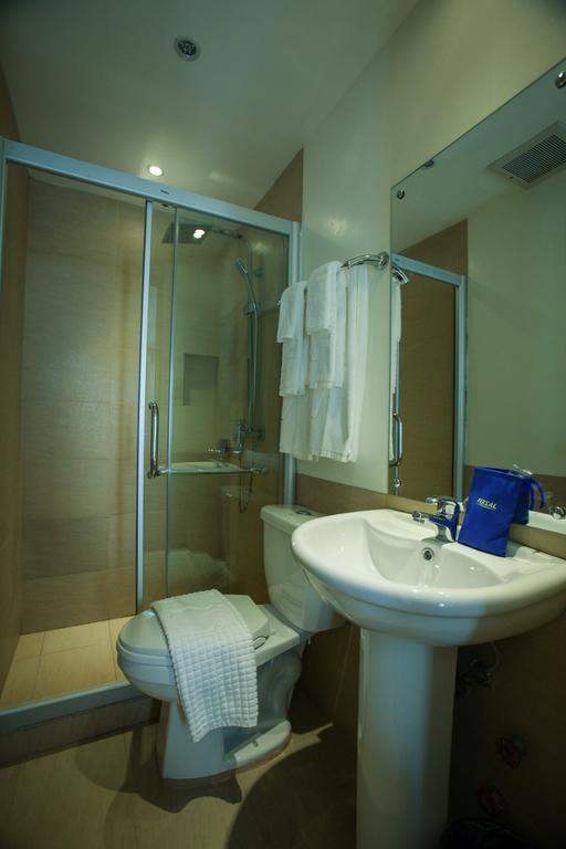 Fersal Hotel Makati Avenue Makati City Room photo